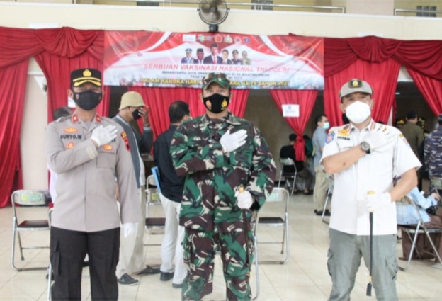 Vaksinasi Massal dan Program Isolasi Mikro oleh Bupati Cilacap