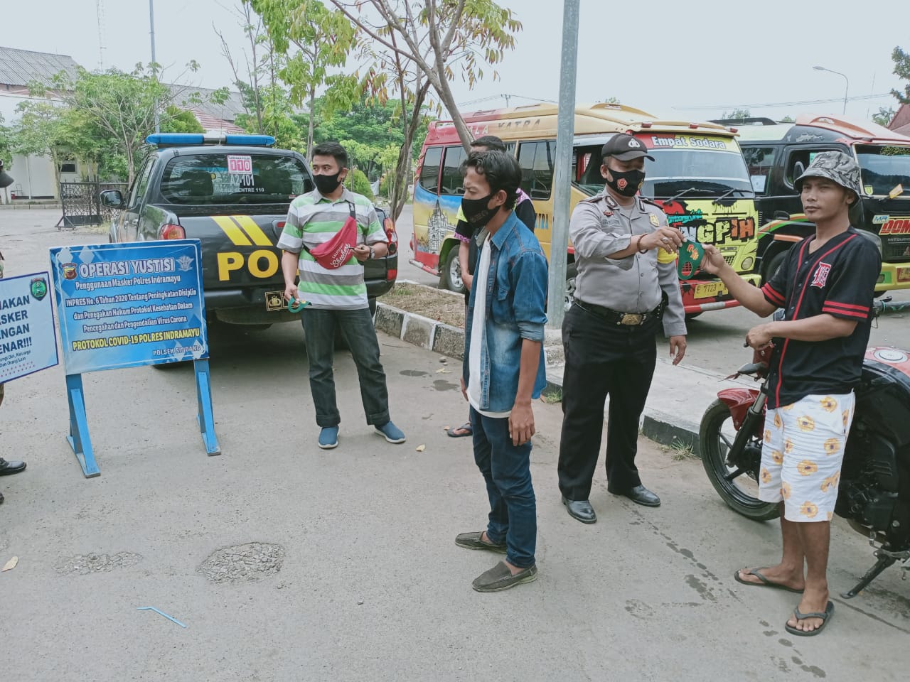 Kapolsek Sindang Pimpin Ops Yustisi Tiga Pilar Penertiban Penggunaan Masker