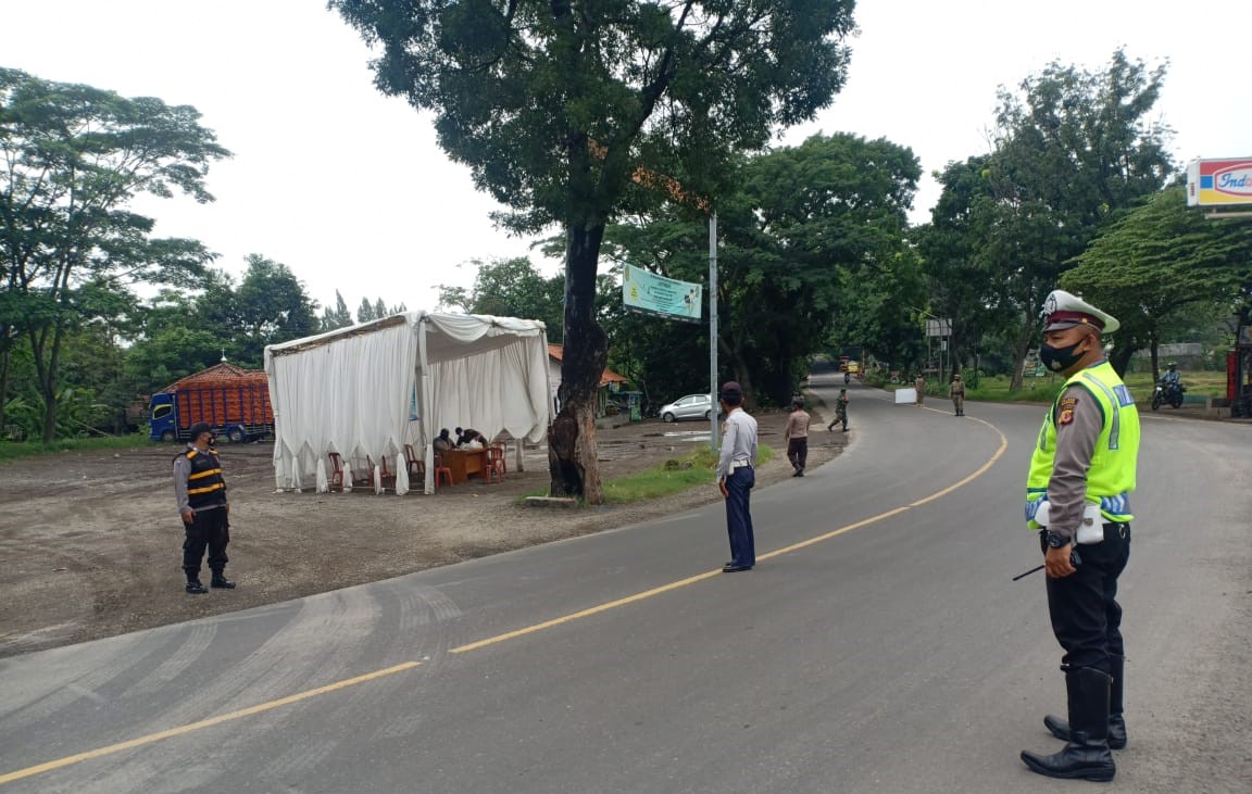 Polsek Tomo Bersama TNI, Satpol PP dan Dishub Gelar Ops Yustisi