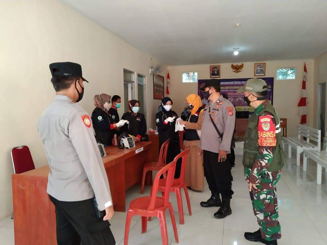 PPKM Darurat Diberlakukan, Polisi Pantau Vaksinasi di Gerai Presisi