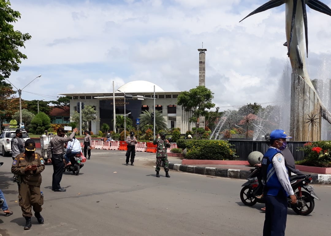 Tak Henti - Hentinya Polres Ciamis Polda Jabar Tegakan Disiplin Prokes dan Sosialisasikan 3M