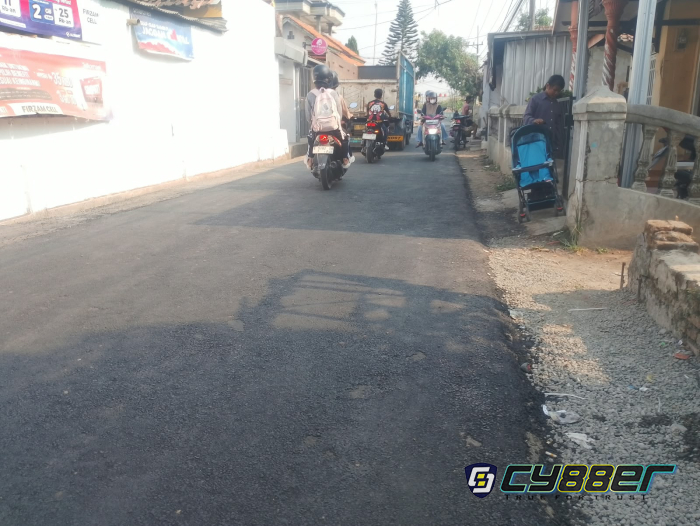 Hasil Pekerjaan Hotmix Jalan Gunungsari – Ranjikulon Kasokandel Dinilai Cacat, Warga Meminta Pihak Dinas PUTR Jangan Terima Hasil Pekerjaan