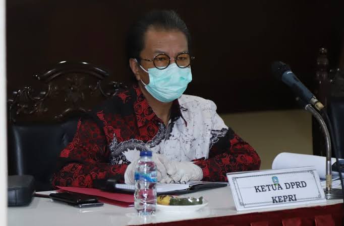 Isu SARA Menyerang Lukita, Jumaga Nadeak SH Menekankan Masyarakat Tidak Terprovokasi dan Polisi Serta Banwaslu Kota Batam Segera Bertindak. 