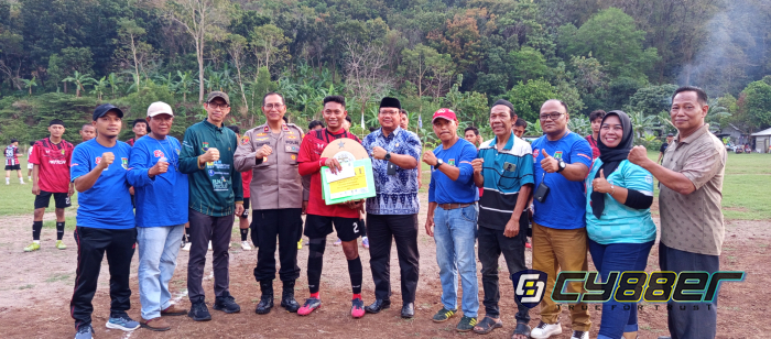 Final Turnamen Sepak Bola Kecamatan Pulo Merak Berlangsung Meriah dan Kondusif