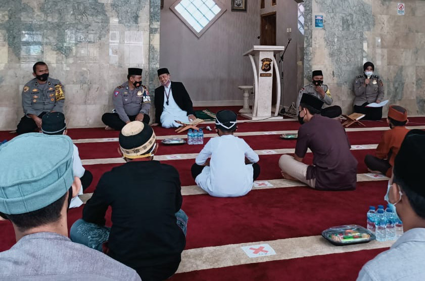 Peringati Isro Miraj, Polres Sumedang Undang Anak Yatim dan Do,akan Korban Laka di Wado