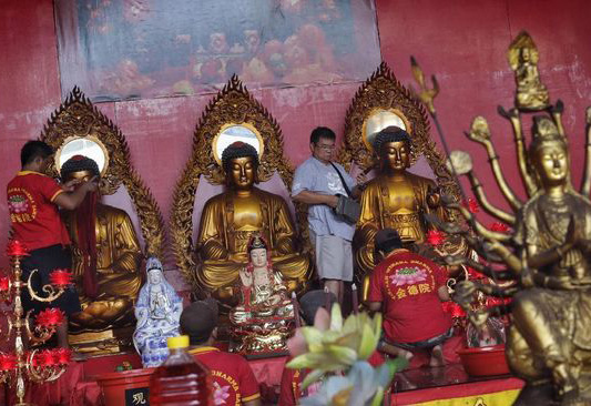 Pengunjung Perayaan Imleh 2021 di Vihara Dharma Bhakti Jakarta Dibatasi