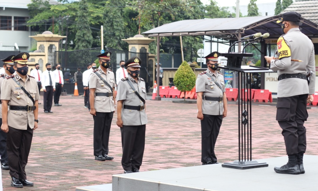 Kapolres Sumedang Pimpin Upacara Sertijab 3 Kapolsek dan 1 Polair 
