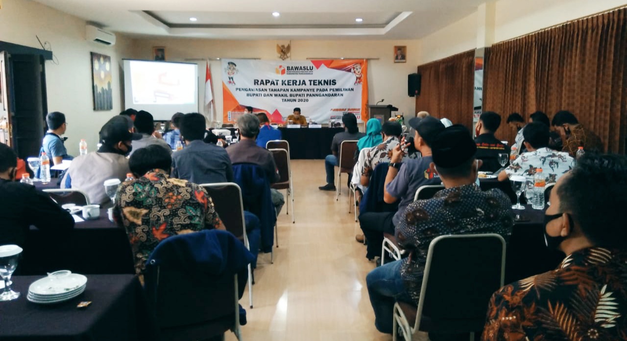 Polsek Pangandaran Monitoring Raker Teknis Pengawasan Kampanye Pilkada Serentak