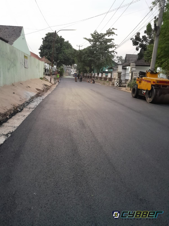Jalan Lingkungan Desa Cempaka Rampung Diaspal, Warga Sambut Baik Peningkatan Infrastruktur