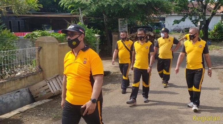 Kapolsek Cibatu Mengajak Personilnya Berolahraga Pagi, Mencegah dan Memutus Mata Rantai Covid -19