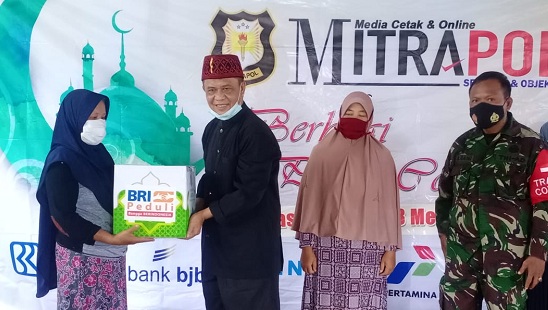 Peduli Sesama, Anton Charliyan Bersama Mitrapol Bagikan Paket Sembako Idul Fitri