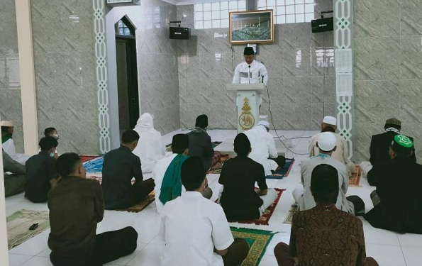 Terapkan Prokes, Pelaksanaan Shalat Idul Fitri 1442 H di Garut Digelar dengan Terbatas dan Ketat