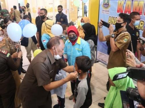 Walikota Cilegon Ajak Anak-anak Gunakan Masker Dalam Kampanye Anak Pintar Pakai Masker