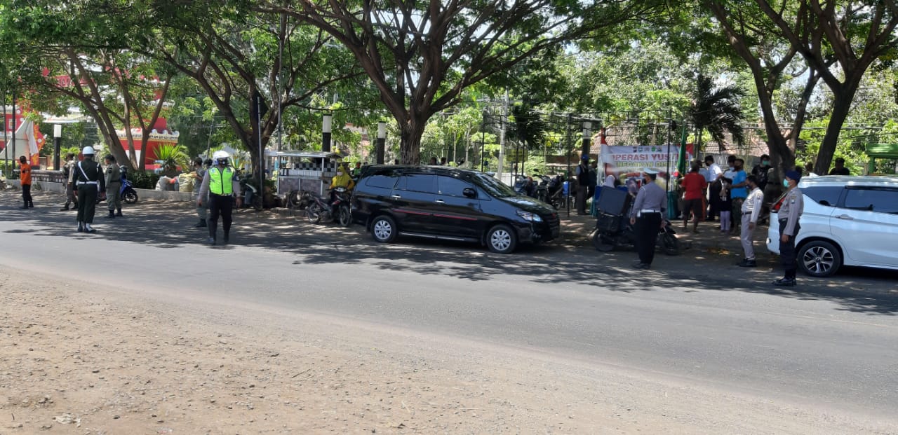 Operasi Yustisi di Jalan Raya Panji Situbondo, Jaring 36 Warga Tidak Pakai Masker