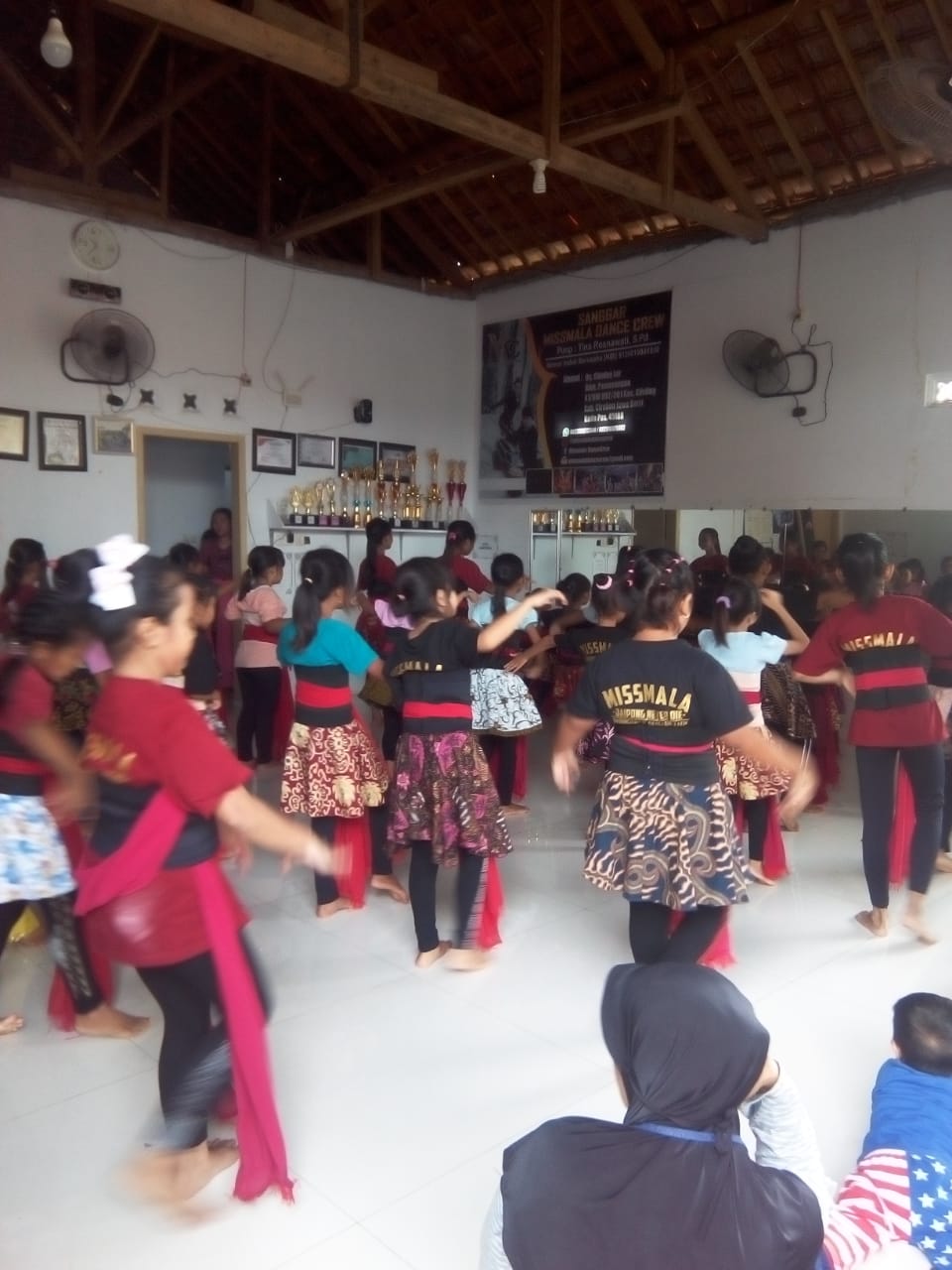 Bertahan Ditengah Covid-19 Seniman Sanggar Seni Missmala, di Timur Kab Cirebon, Harapkan Perhatian Pemerintah