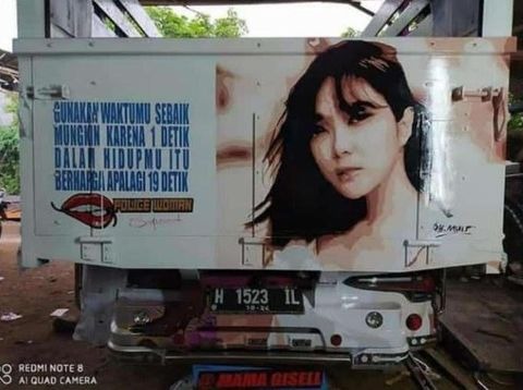 Viral..!! Foto Gisel dan Tulisan 19 Detik di Belakang Truk