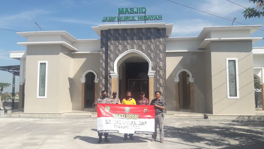 Kapolres Indramayu Pimpin Baksos Dengan Bersikan Masjid di Wilkum Indramayu