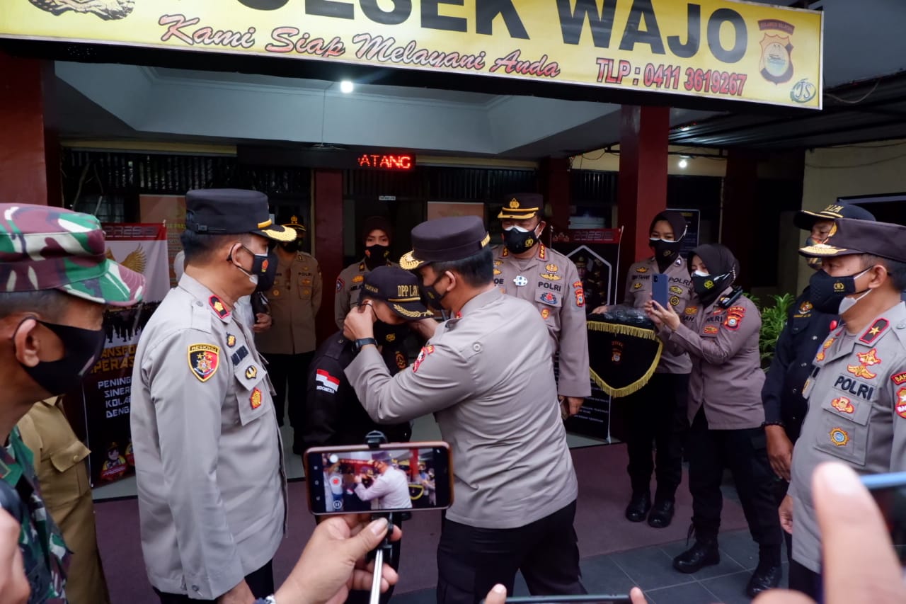 Tegas ke Pelanggar Prokes, Polri Beri Penghargaan Pada Satpam BRI di Makassar