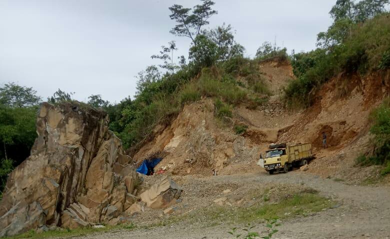 Kegiatan Tambang Batu Cadas Tetap Beraktifitas, Pemilik Tambang Kebal Hukum