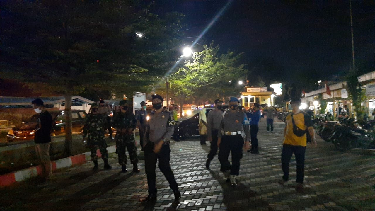 Cegah Covid-19, Sat Reskrim Polres Indramayu Pimpin Patroli Skala Besar
