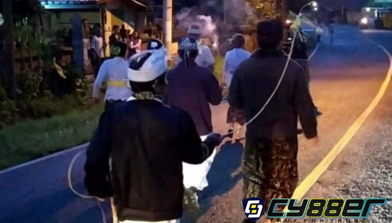 Ritual Ngelawang Sang Hyang Penyalin Dengan Sarana Rotan di Desa Adat Pancasari Sukasada Buleleng