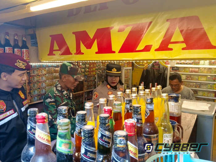 Baru 5 Hari Menjabat, Kapolsek Megamendung Gebrak Peredaran Miras: 73 Botol Disita, Wilayah Tetap Aman Kondusif