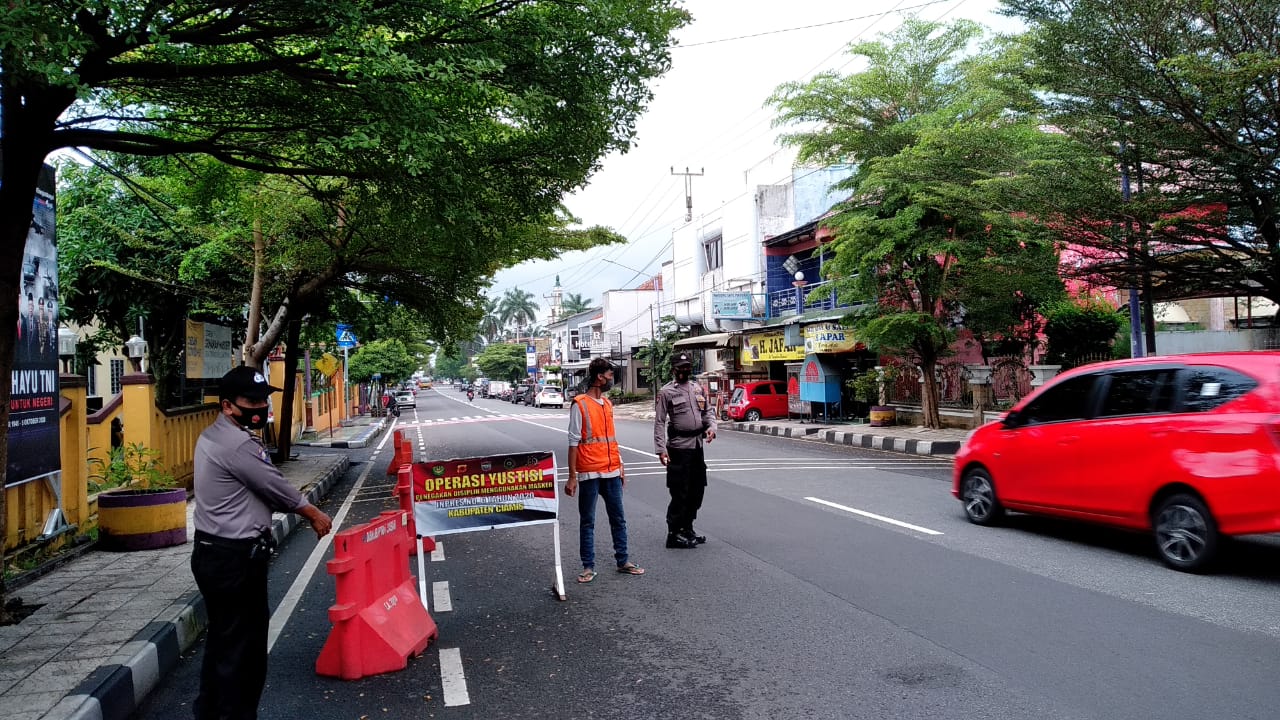 Beragam Cara Dilakukan Polres Ciamis Untuk Memberikan Pemahanan Kepada Masyarakat Tentang Bahaya Penyebaran Covid-19. 