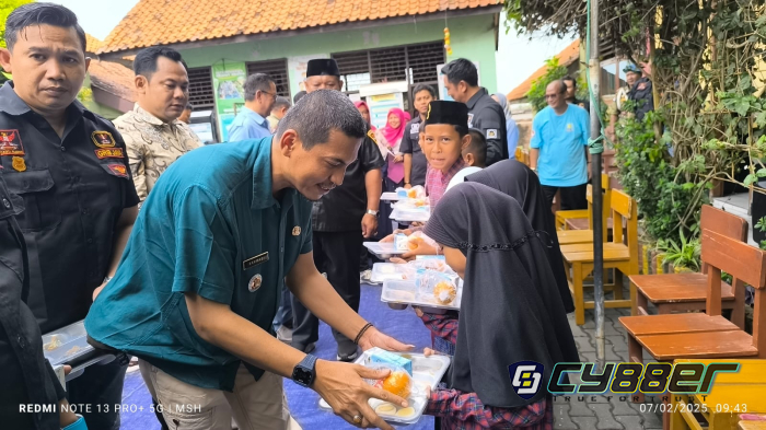 Lurah Gerem Apresiasi Program Makan Gratis GRIB JAYA dan YBBN