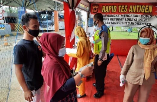 Antisipasi Penyebaran Covid-19 Pasca Mudik Lebaran, Polres Indramayu Polda Jabar Gelar Rapid Test Antigen