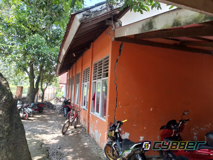 Dikonfirmasi Penggunaan Dana BOS Lantaran Kondisi Bangunan Memprihatinkan, Pihak SDN Babakan IV Majalengka Bilang, Wartawan Tak Punya Hak Tau