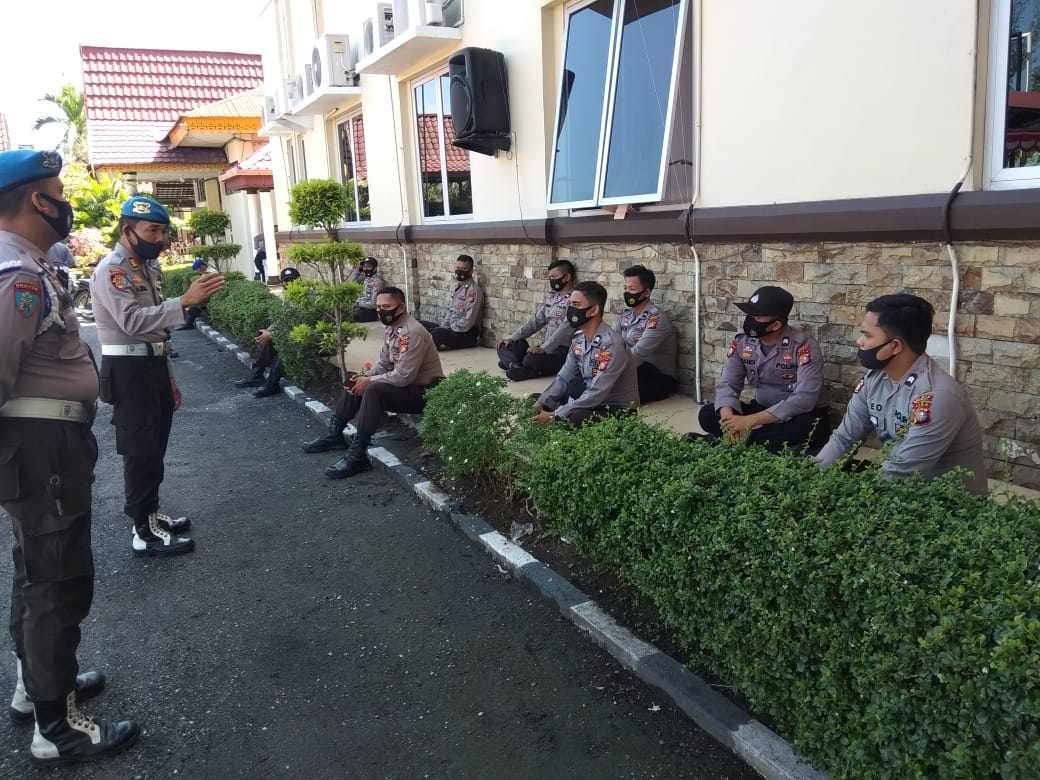 Cegah Penyebaran Virus Covid, Memasuki Mapolres Dumai Seluruh Personil Diwajibkan Patuhi Protokol Kesehatan