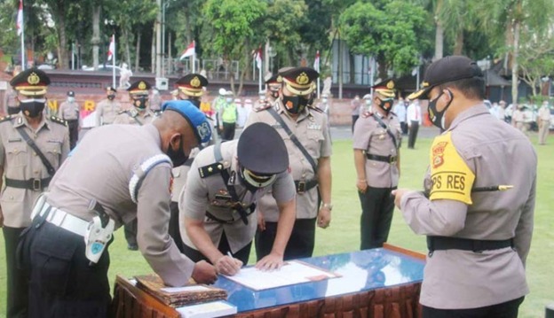 Lima Pejabat Polres Gianyar Mutasi