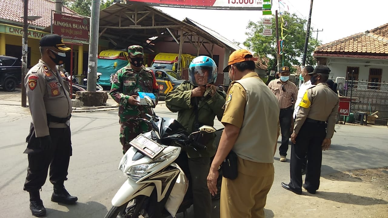 Polres Indramayu Polda Jabar Bersama Koramil dan Satpol PP Bersinergi Laksanakan Ops Yustisi