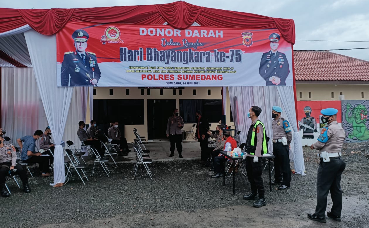 Kegiatan Donor Darah Mengisi Hari Bhayangkara Ke-75 di Sumedang