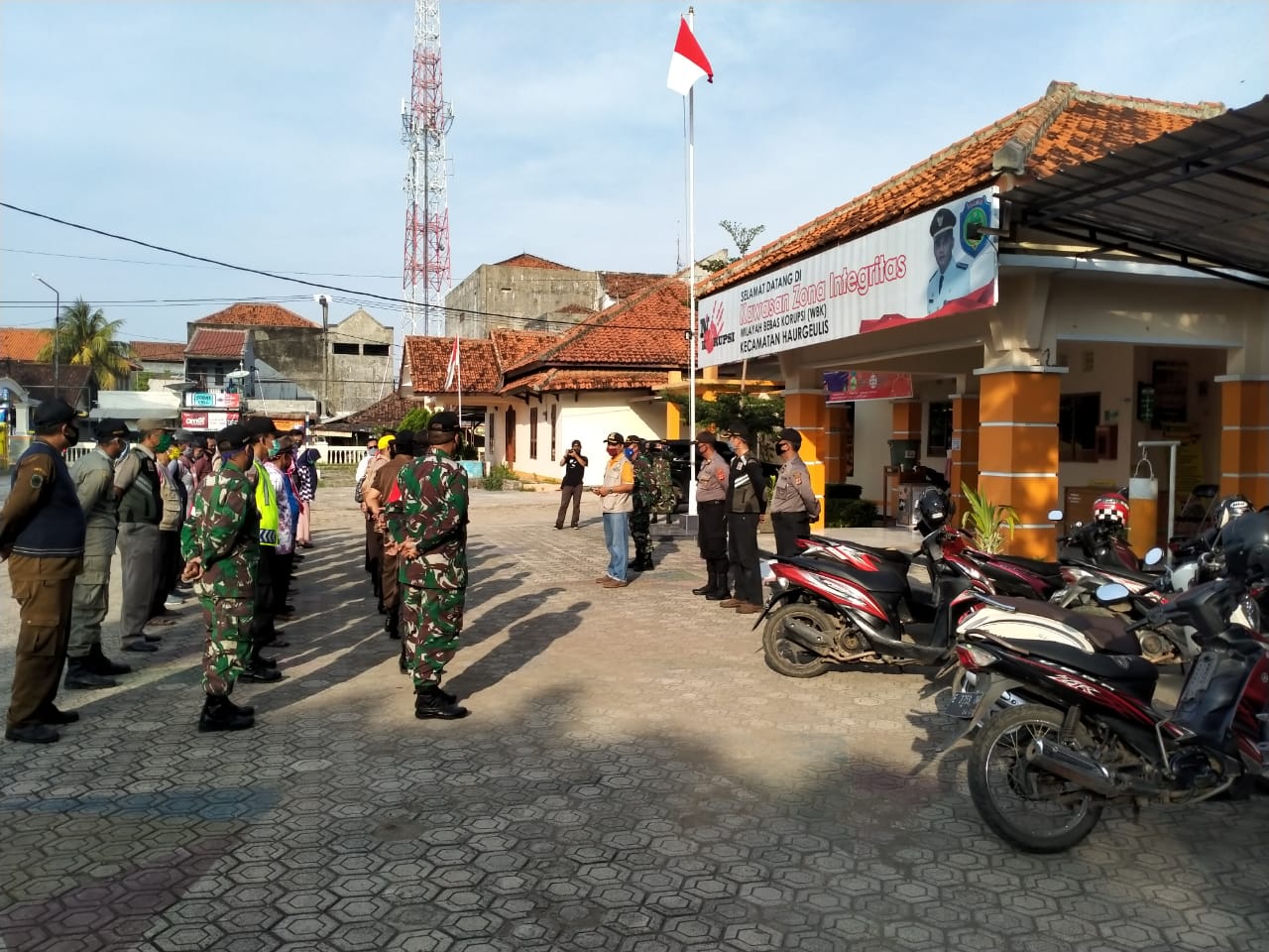 Kapolsek Haurgeulis Terus Tingkatkan Sosialisasi Tentang PSBB