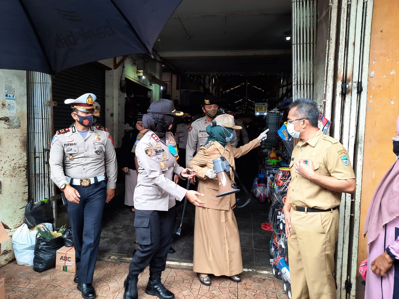 Kapolres Banjar Polda Jabar Bersama Walikota Sampaikan Imbauan 3M Protokol Kesehatan