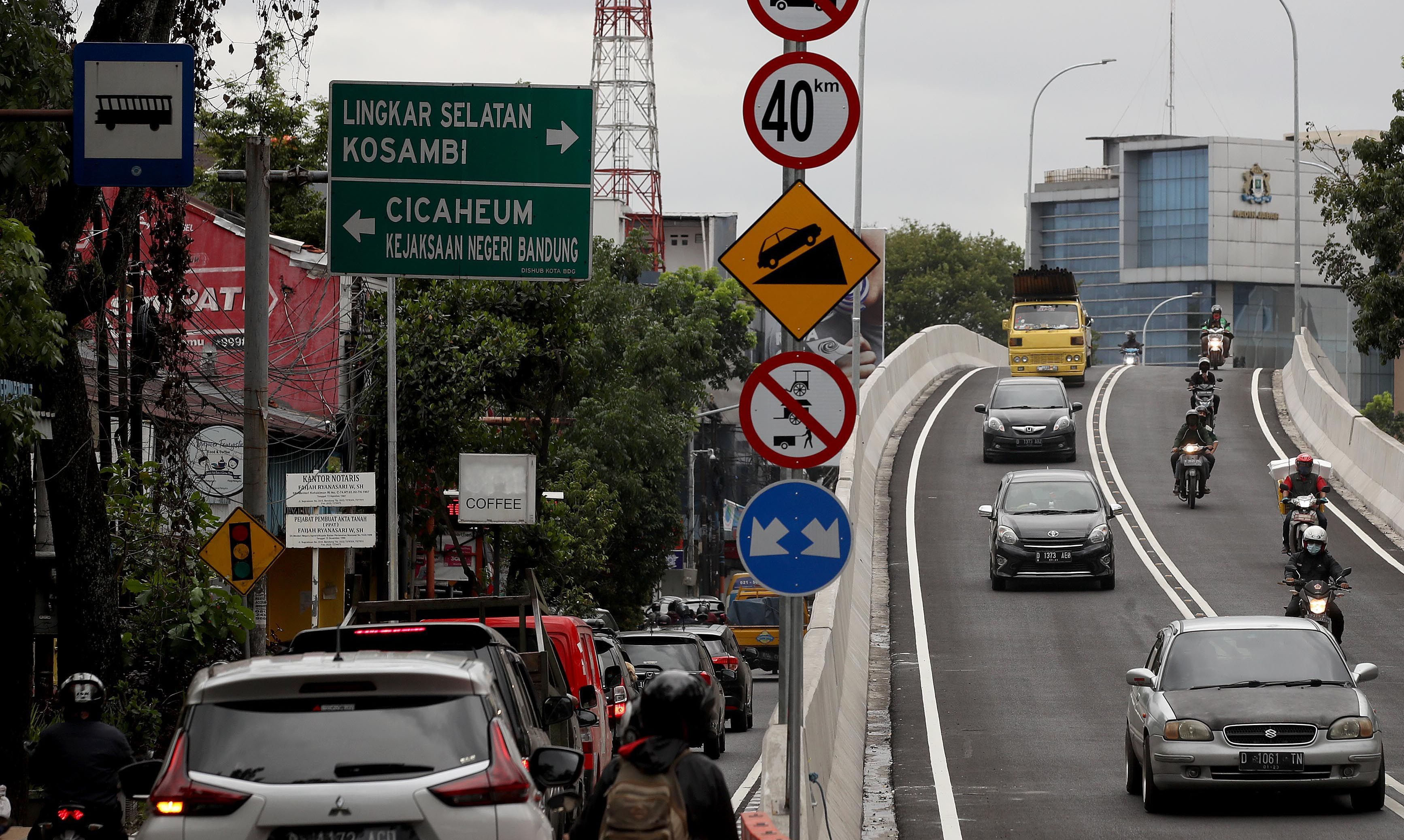 Jelang Tahun Baru, 23 Ruas Jalan di Kota Bandung Ditutup, Warga Dilarang Tiup Terompet