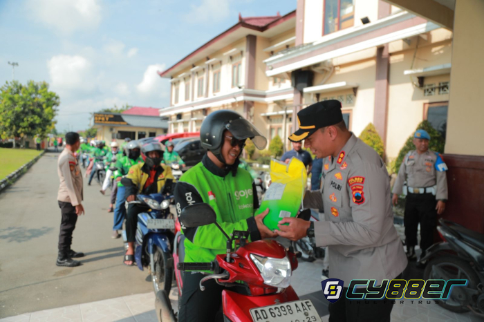 Silaturahmi Lebaran di Polres Klaten, Driver Ojek Online Terima Tali Asih dan Apresiasi