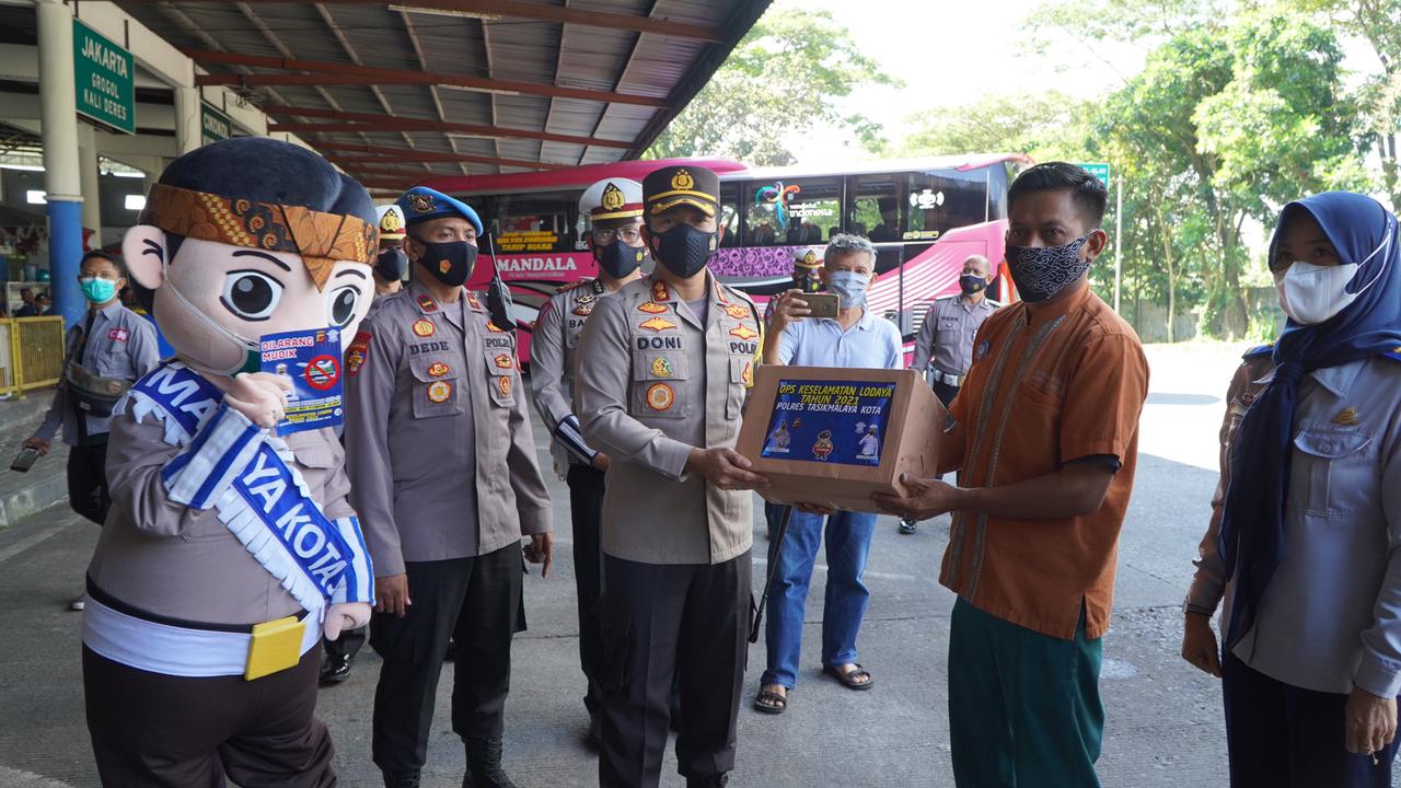 Sidak di Terminal Bis Type A, Kapolres Tasikmalaya Kota Polda Jabar Cek Kesiapan Lebaran 1442 H 