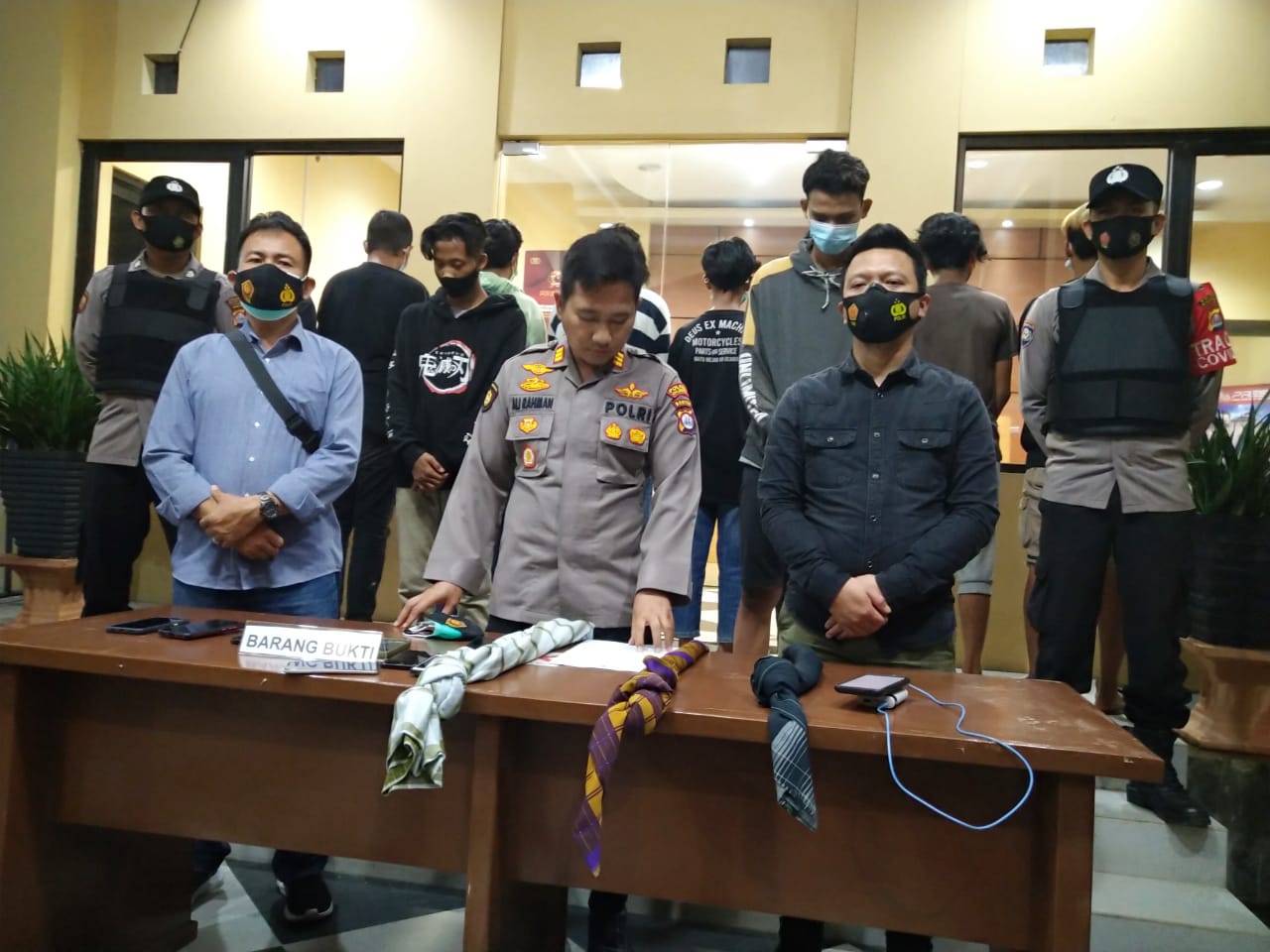 Perang Sarung, Puluhan remaja diamankan Polsek Cuwandan