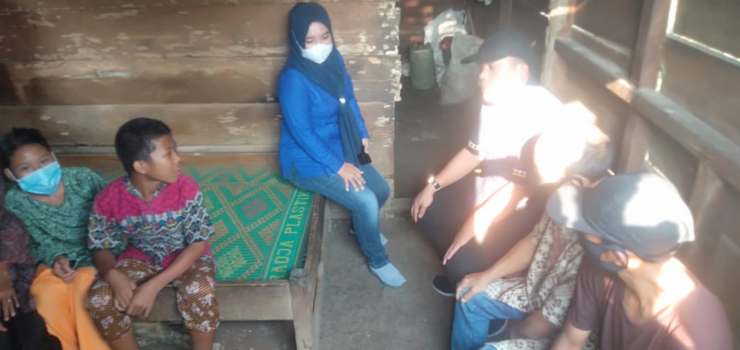 Nasdem Tanggap Beri Santunan Pada Keluarga Down Sindrom