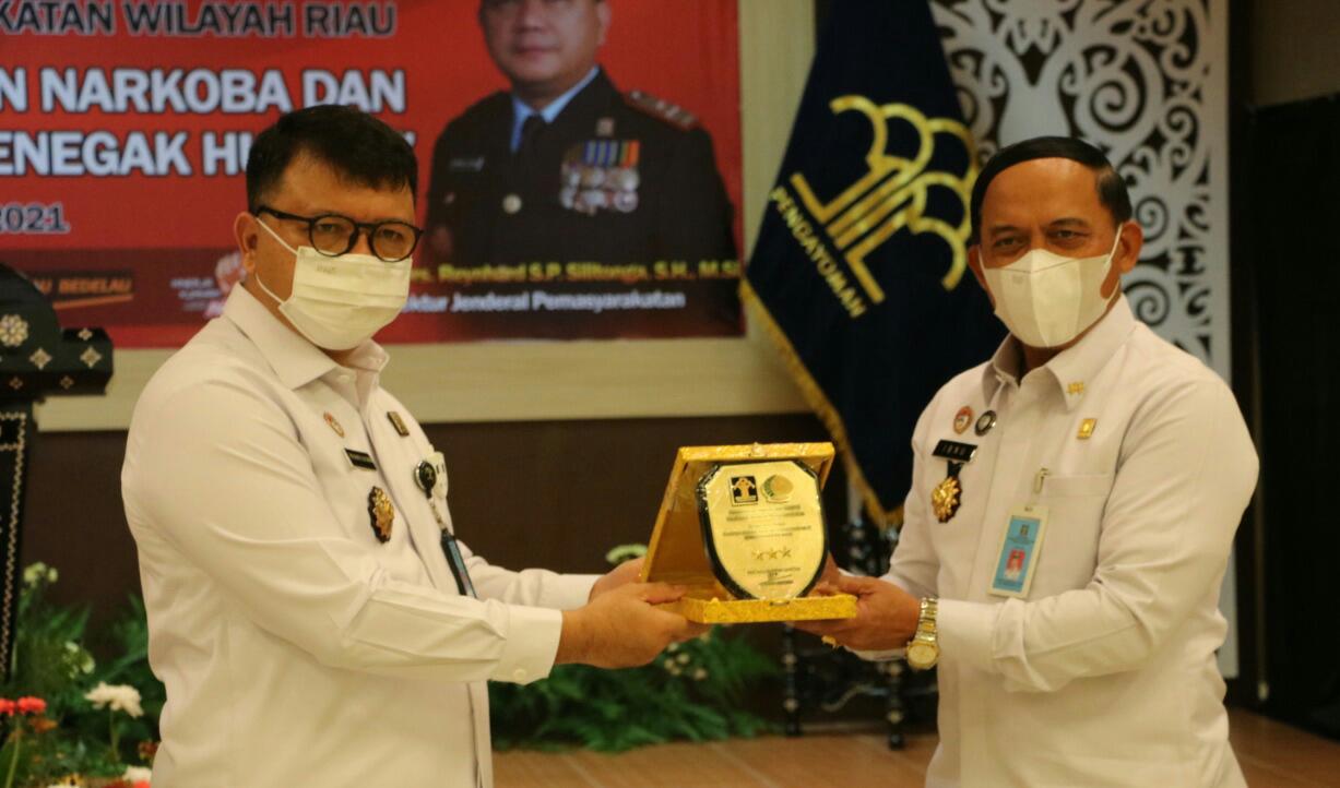 Blok Pengendali Narkoba di Lapas dan Rutan Riau Sebagai Upaya Mencegah Peredaran Narkoba Dari dan di Dalam Lapas.