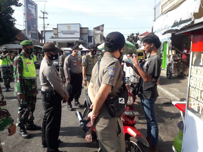 Gelar Operasi Yustisi Polsek Sumber Bersama Tiga pilar Dalam Mencegah Penyebaran Covid-19