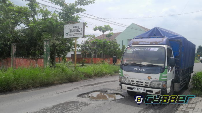 Jalan Penghubung Sukoharjo–Karanganyar–Wonogiri–Klaten Rusak Parah, Bukan Jalur Angkutan Tambang Batuan