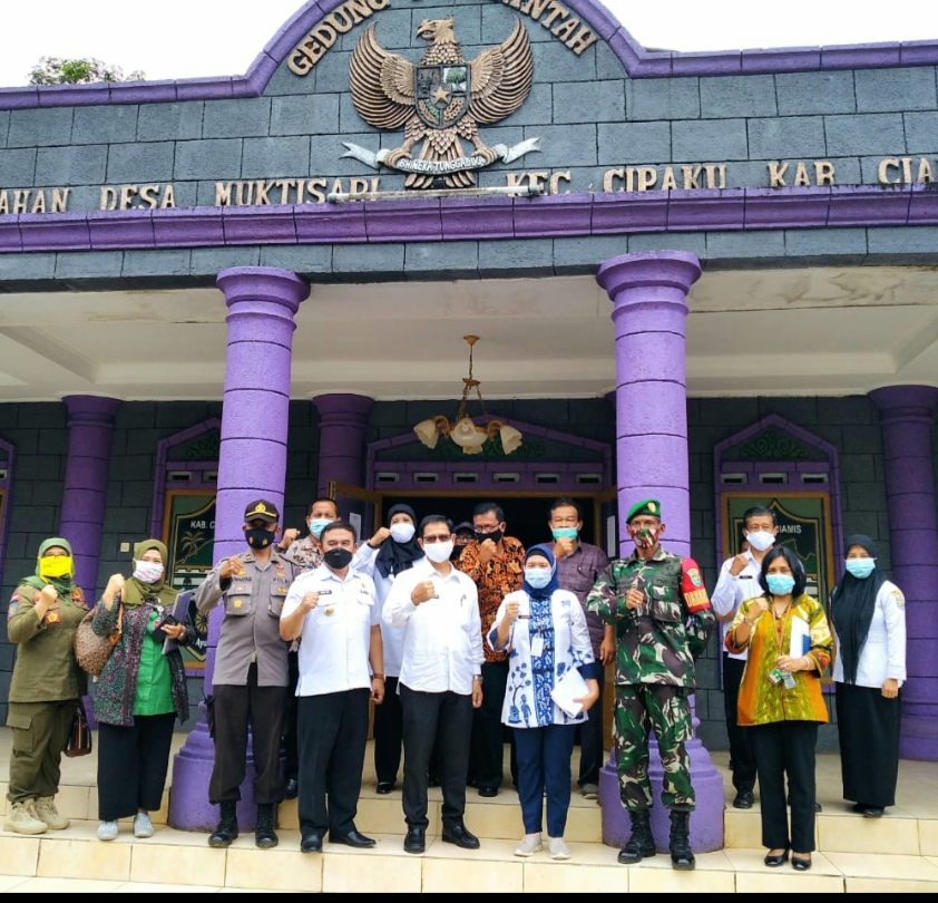 Kapolsek Cipaku Bersama Muspika,Sambut Kedatangan Direktur Pemdes Kemendagri di Desa Muktisari.