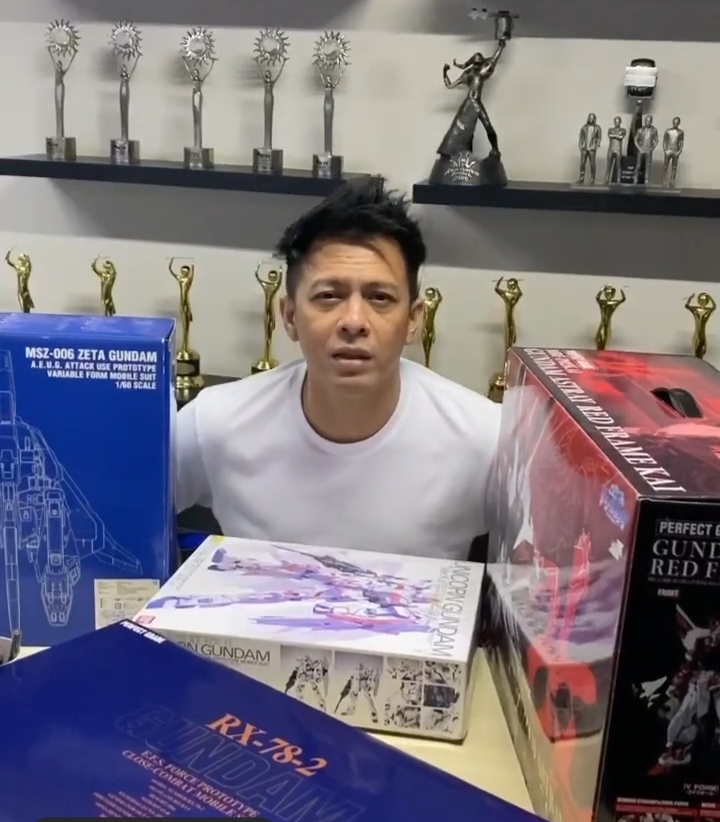 Sosial Distancing di Rumah. Alih - Alih Merasa Bosan, Ini yang Dilakukan Ariel Noah di Rumah