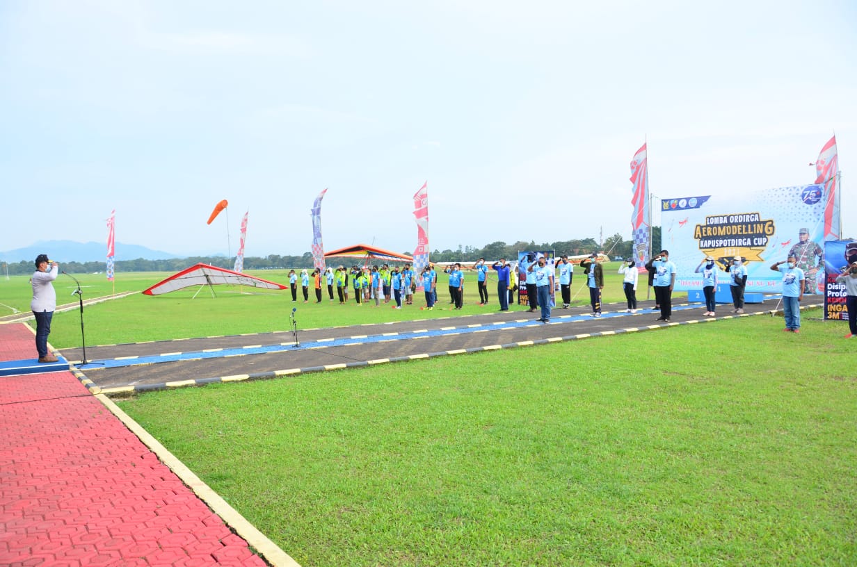 Kapuspotdirga Tutup Kejuaraan Lomba Aeromodelling
