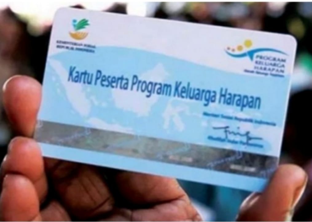 Koordinator dan pendamping PKH KBB introgasi warga
