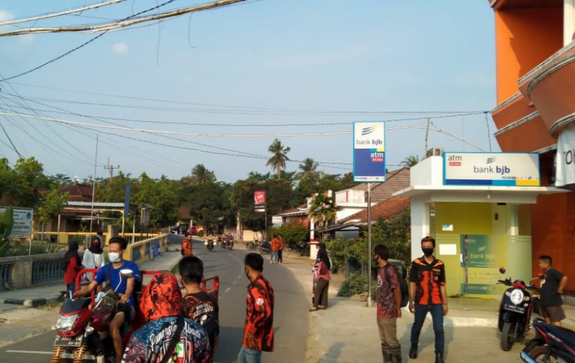 Cegah Covid-19, Karang Taruna Girimukti dan Ormas PP PAC Banjaranyar Bagikan 1000 Masker Gratis