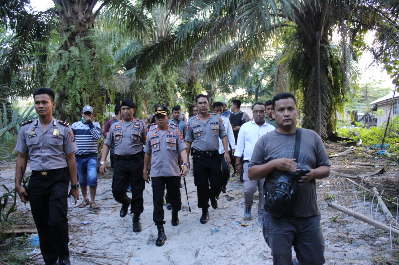 Kapolres Sergai AKBP Robin Simatupang. SH. M. Hum, Pimpin Pengrebekan Kampung Narkoba